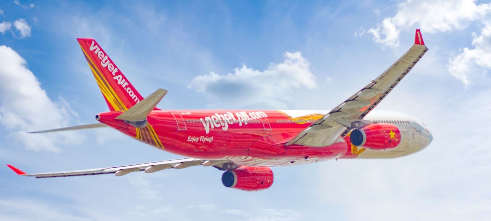 Vietjet climbs to the top 50 in Forbes Vietnam's prestigious list, fueled by record revenue and impressive growth.